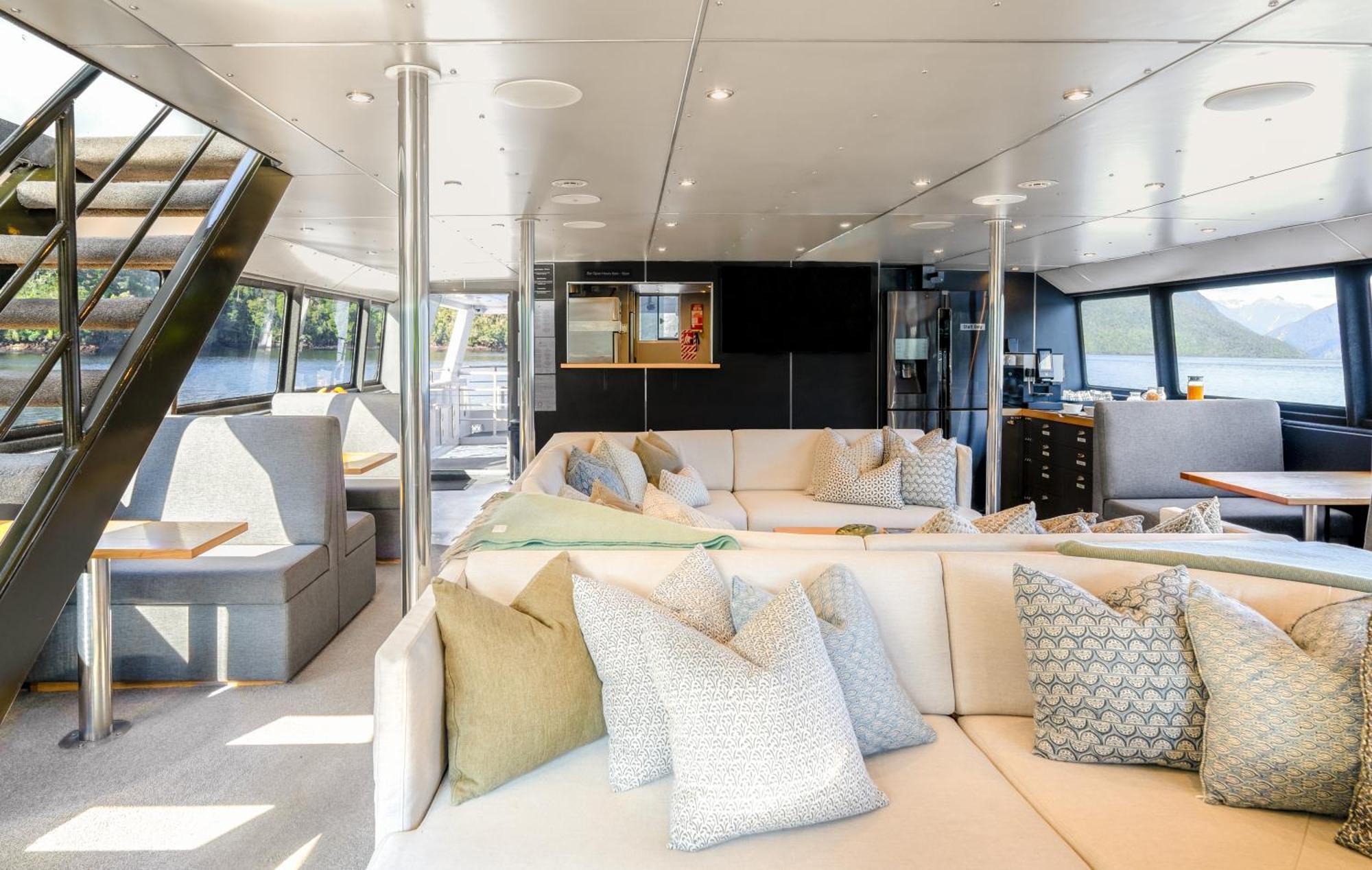 Milford Sound Overnight Cruise - Fiordland Discovery Bagian luar foto