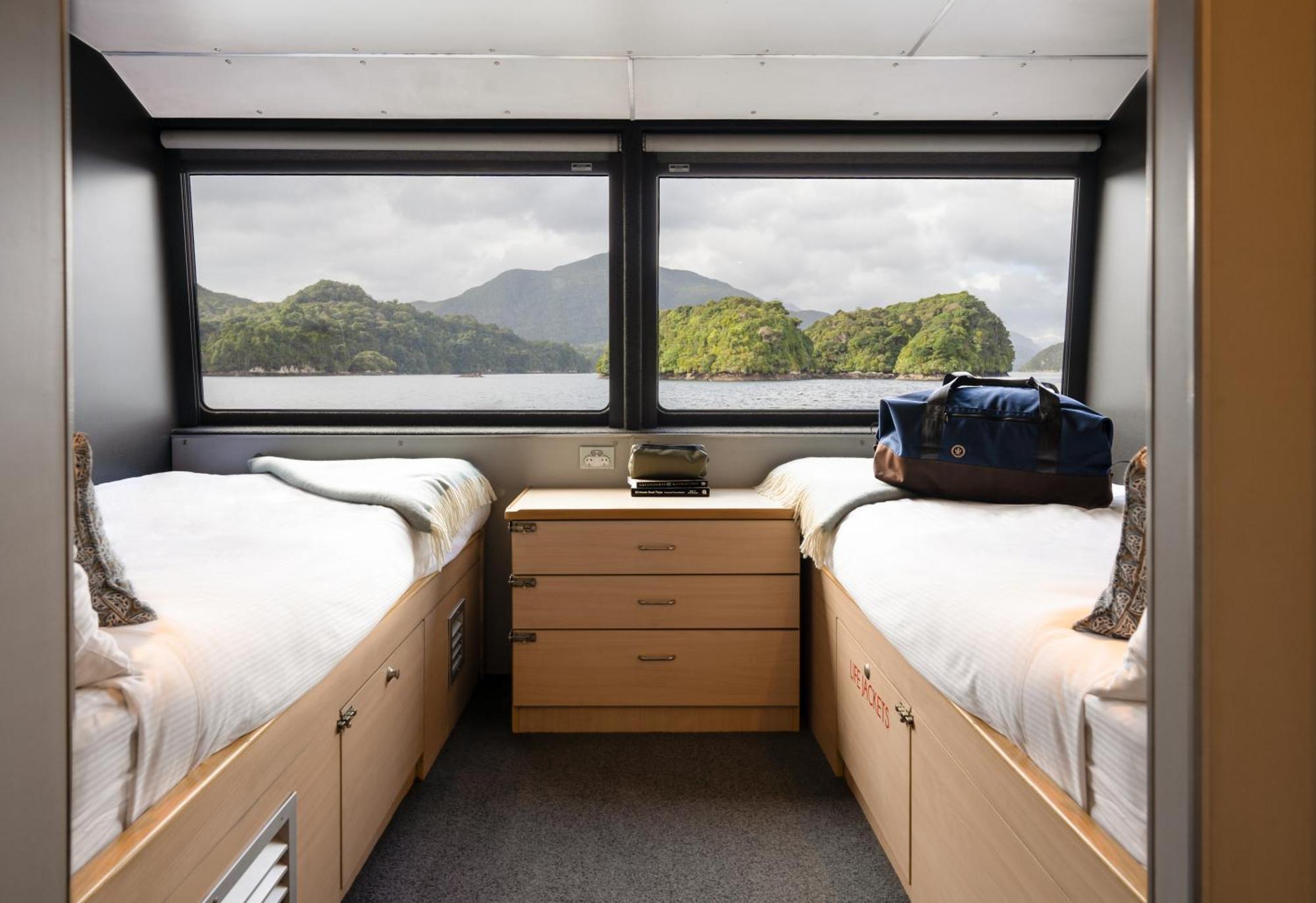 Milford Sound Overnight Cruise - Fiordland Discovery Bagian luar foto