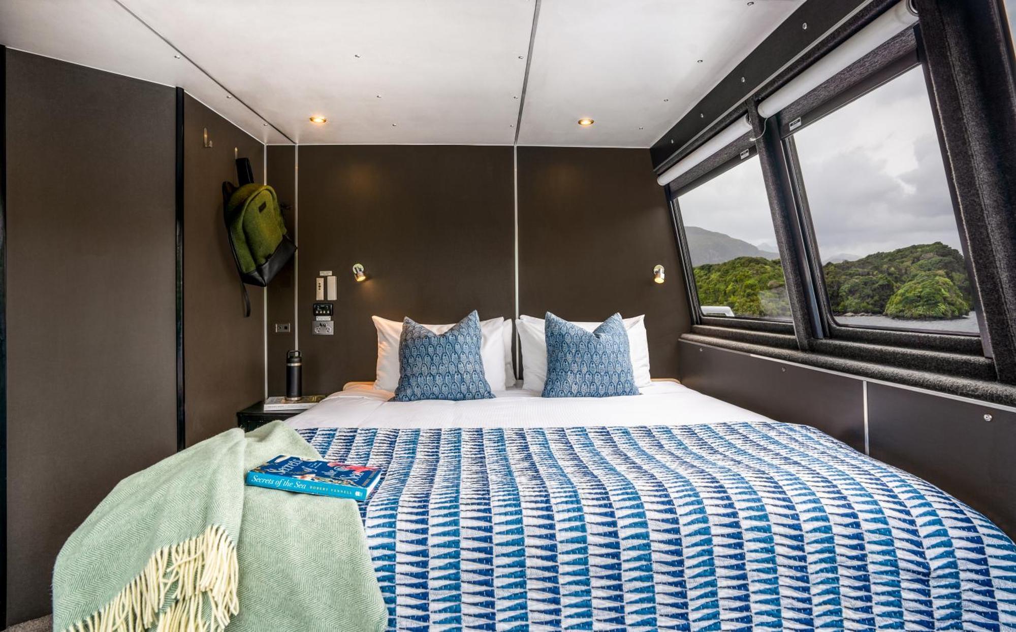 Milford Sound Overnight Cruise - Fiordland Discovery Bagian luar foto