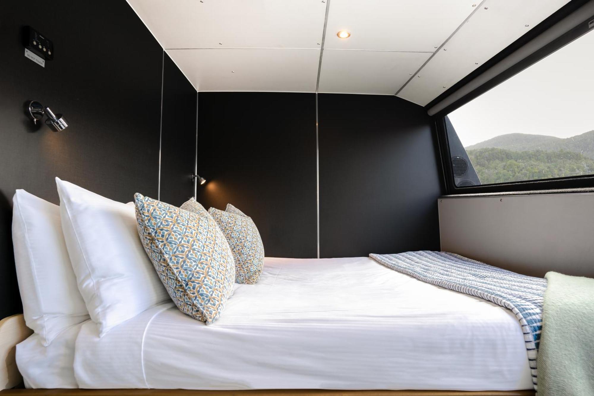 Milford Sound Overnight Cruise - Fiordland Discovery Bagian luar foto
