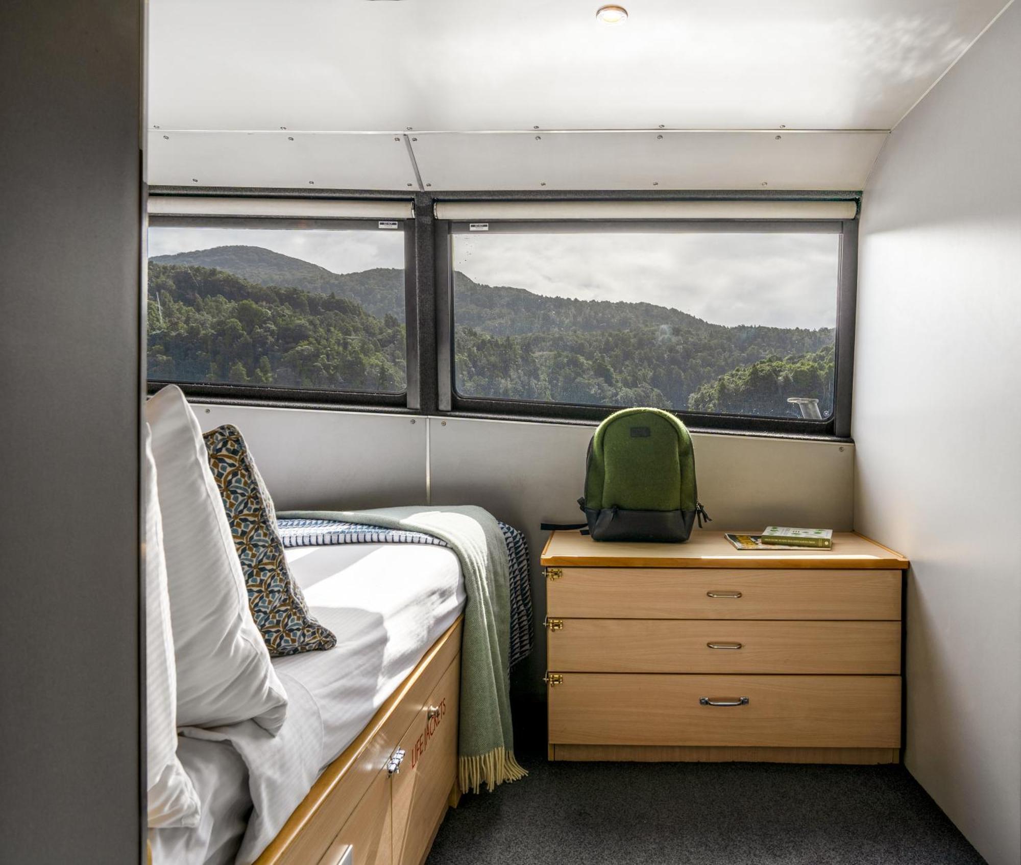 Milford Sound Overnight Cruise - Fiordland Discovery Bagian luar foto
